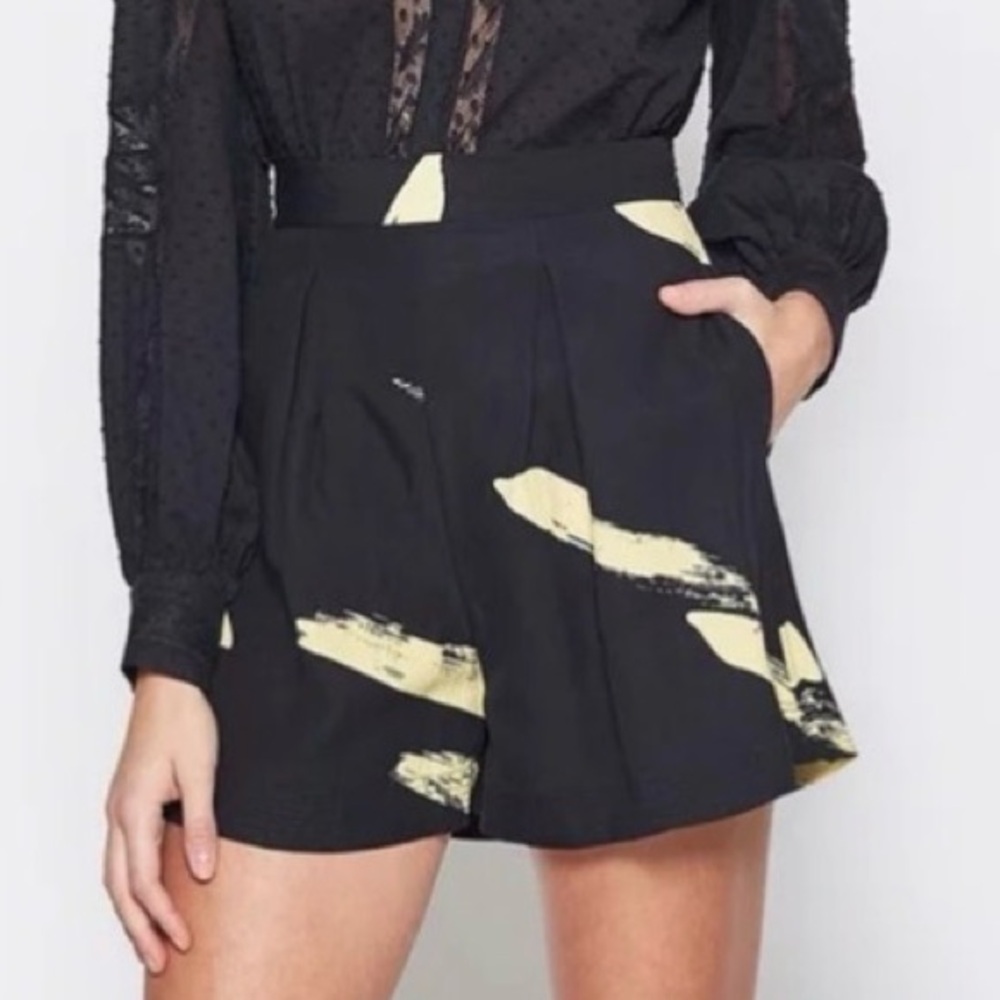 Joie Benedita Shorts Black/Yellow Print 10 NWT